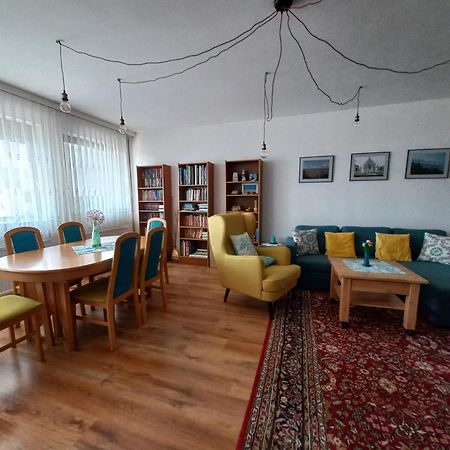 Appartment Cerny Айзенщат Екстериор снимка