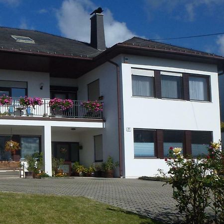 Appartment Cerny Айзенщат Екстериор снимка